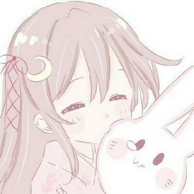 男子爬山摔倒反救了自己一命